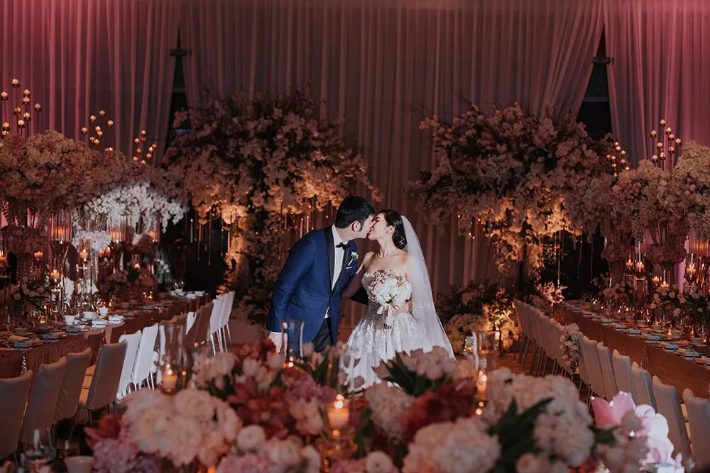 Flowers by Wishing Tree. MunKeat Photography. Planning by MY Wedding Planner. theweddingnotebook.com