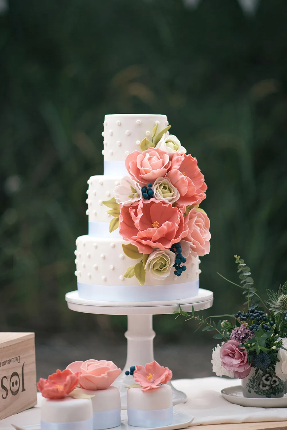 Photo by Lightedpixels Photography. theweddingnotebook.com
