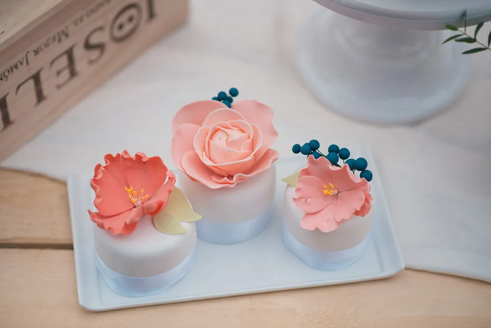 Photo by Lightedpixels Photography. theweddingnotebook.com